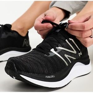 New Balance FCPR Running Trainers Sneakers 11